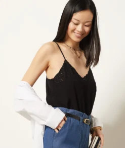 Caraco Mit Gestickten Details SCHWARZ