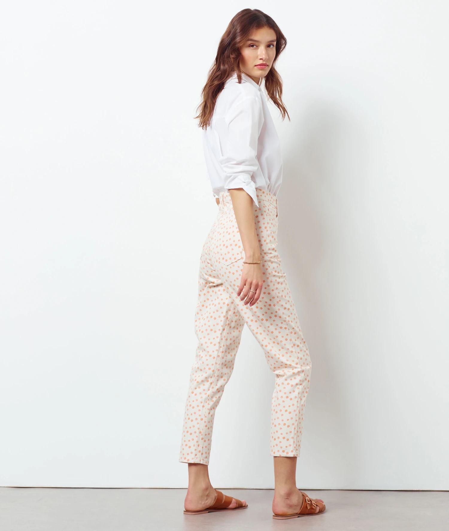 Karottenjeans Mit Gestickten Details ECRU 1 Karottenjeans Mit Gestickten Details ECRU